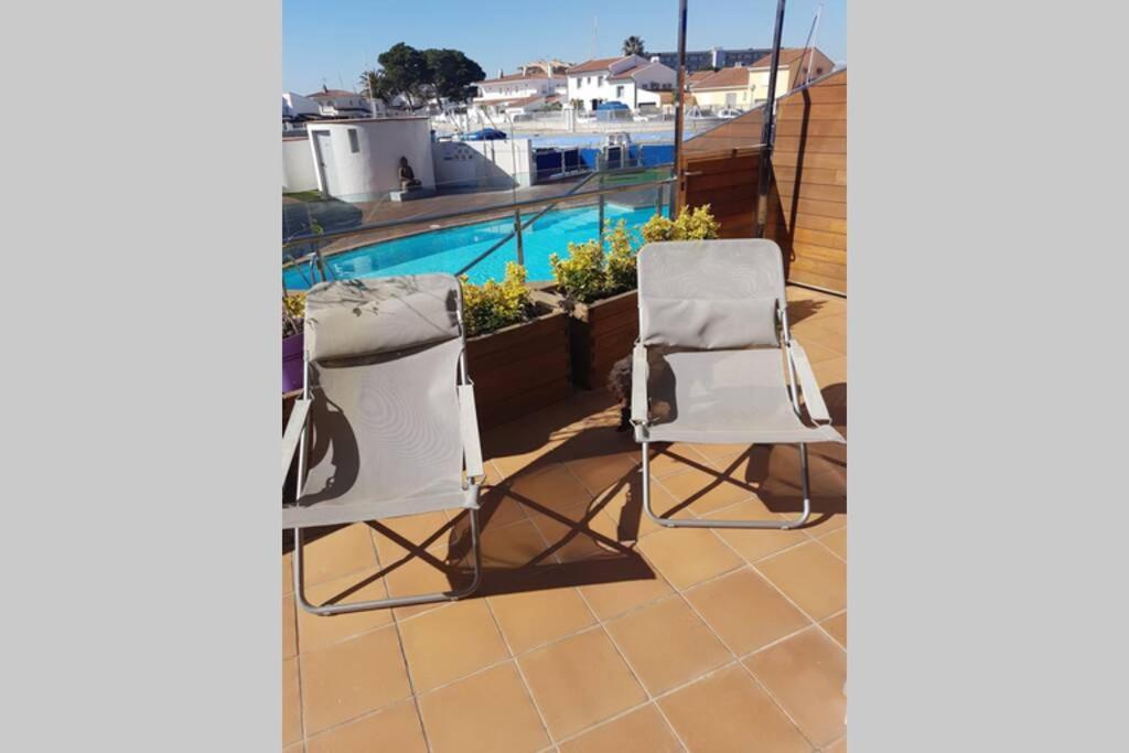 Appart Residence De Standing Calme Avec Piscine Roses Eksteriør billede